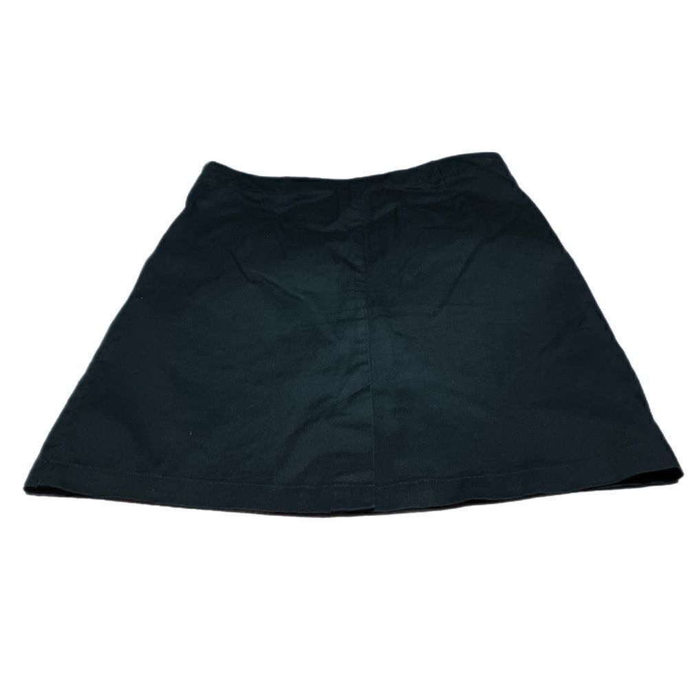 LANDS END A-Line Navy Blue skirt with built-in shorts. Size 8.